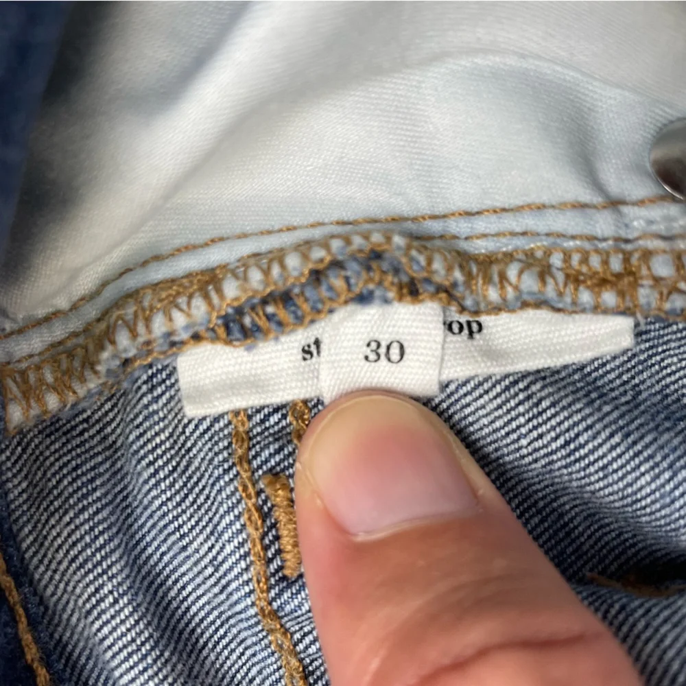 Halogen Jeans Straight Crop Womens Size 30x23” Frayed Ankle Embroidered Denim - Picture 14 of 14